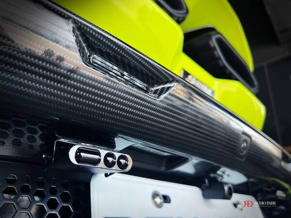 Lamborghini Revuelto 防護罩、測速器、記錄器一次到位 4