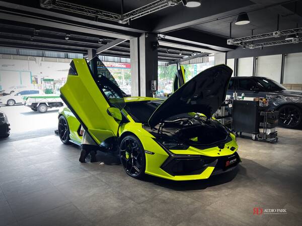 Lamborghini Revuelto 防護罩、測速器、記錄器一次到位 7