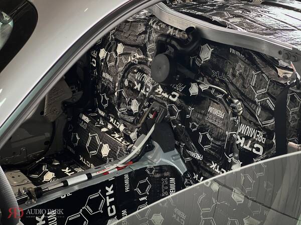 Porsche 718 全車寧靜工程＋iRoad 記錄器＋TMG 防護罩 16