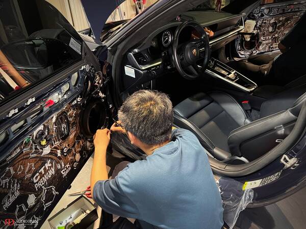 Porsche 911 Turbo S RS 保時捷專用升級套件 12