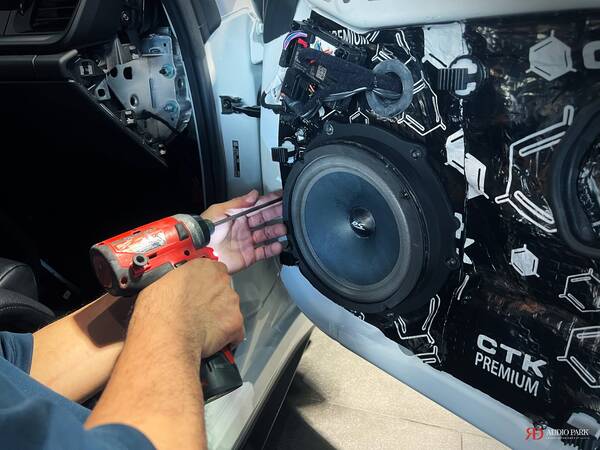 Porsche 992 GT3 RS 保時捷專用喇叭＋CTK＋DSP 6