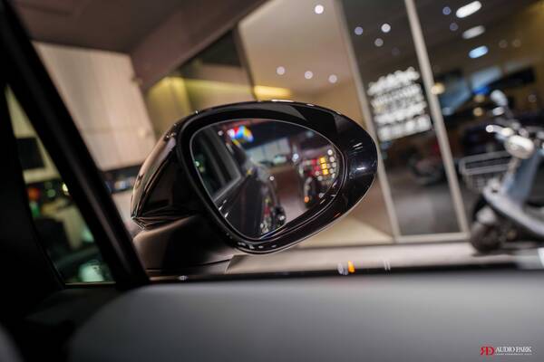 Porsche Cayenne E3.2 原廠套件升級 2