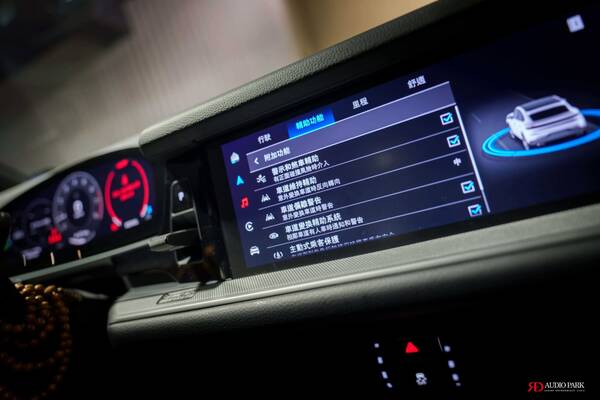 Porsche Cayenne E3.2 原廠套件升級 5