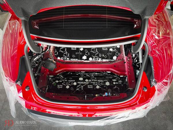 Porsche Taycan GTS 全車 CTK 寧靜工程＋TMG 雷射防護罩 6