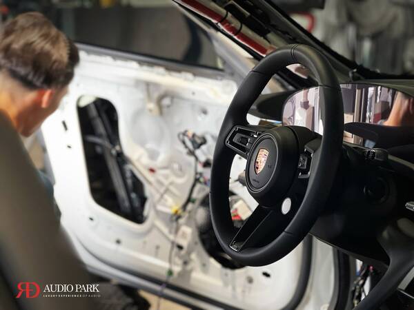 Porsche Taycan RS 保時捷專用喇叭＋四門 CTK 寧靜工程 4