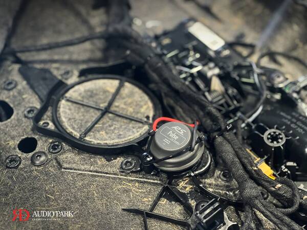 Porsche Taycan RS 保時捷專用喇叭＋四門 CTK 寧靜工程 14